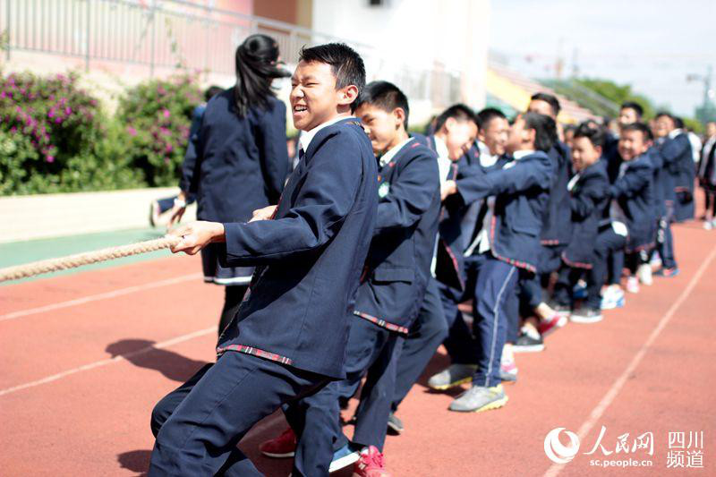 四川西昌航天学校丰富多彩的健康教育活动。（朱虹 摄）